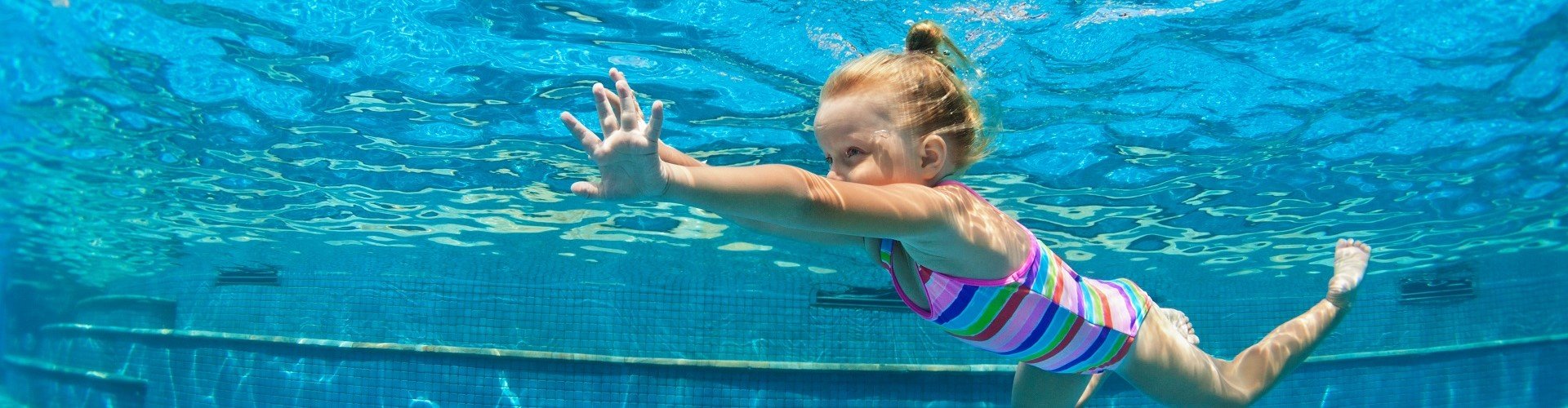 Schwimmen lernen im Familienurlaub